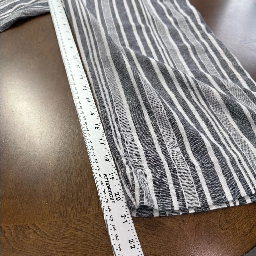 Banana Republic Striped Gray Linen Blend Wide Leg Cropped  Pants